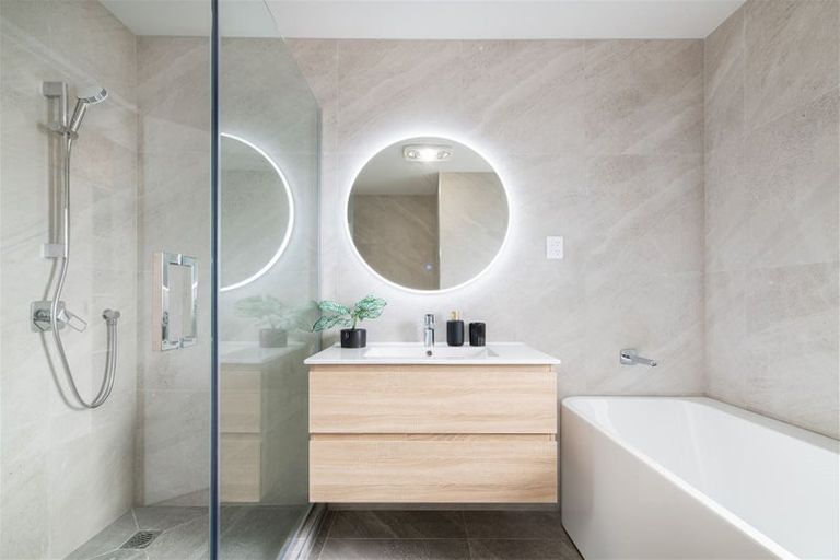 Photo of property in 9b Edwards Avenue, Henderson, Auckland, 0610