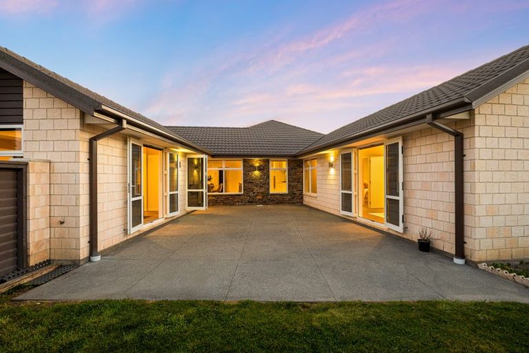 Photo of property in 30 Davaar Crescent, Broomfield, Christchurch, 8042