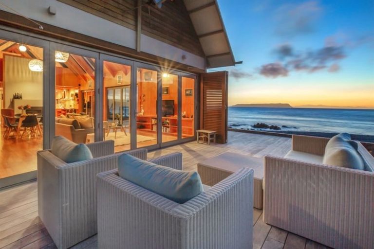 Photo of property in 88 Moana Road, Hongoeka, Porirua, 5026