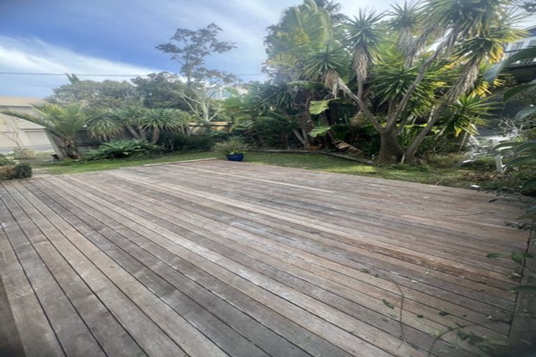 Photo of property in 72 Carlisle Road, Browns Bay, Auckland, 0632