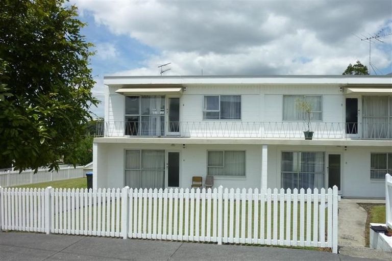 Photo of property in 2/15 Lloyd Avenue, Mount Albert, Auckland, 1025