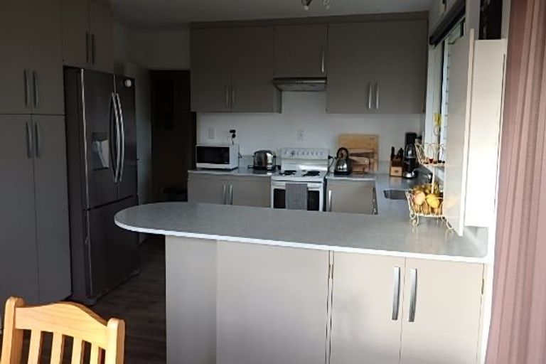 Photo of property in 4a Lakewood Drive, Burwood, Christchurch, 8083