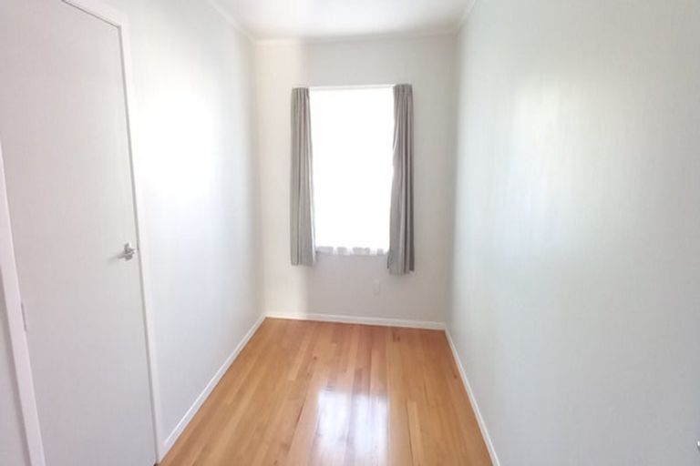 Photo of property in 512 Te Atatu Road, Te Atatu Peninsula, Auckland, 0610