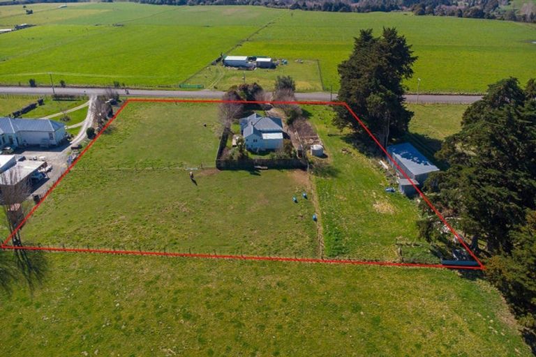 Photo of property in 114 Aerodrome Road, Dannevirke, 4972
