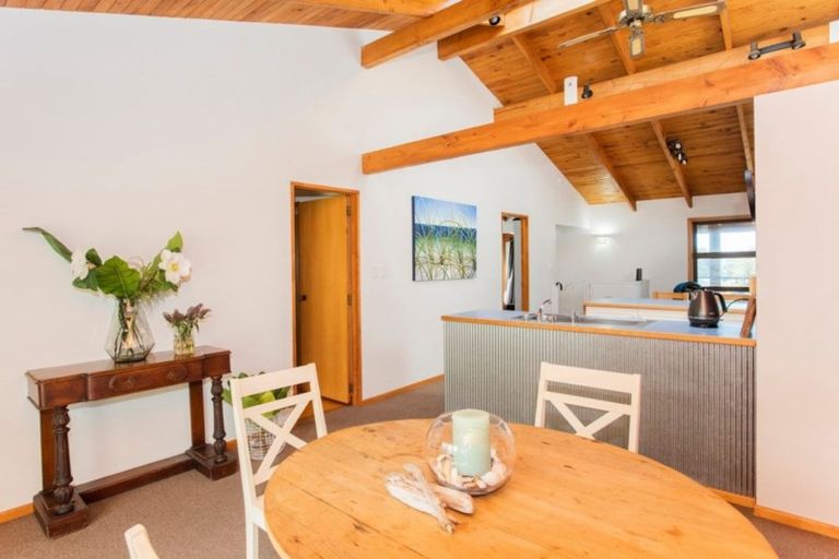 Photo of property in 57 Moana Road, Okitu, Gisborne, 4010