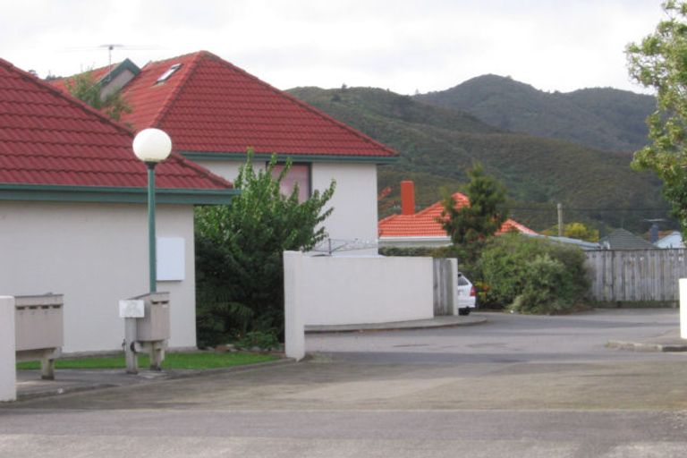 Photo of property in 32 Mcbain Grove, Avalon, Lower Hutt, 5011