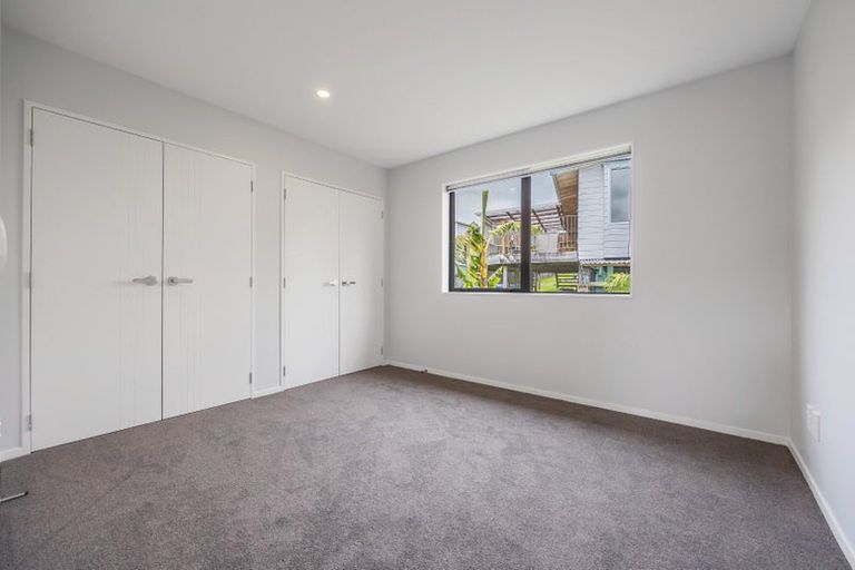 Photo of property in 3a Nor'east Drive, Northcross, Auckland, 0632