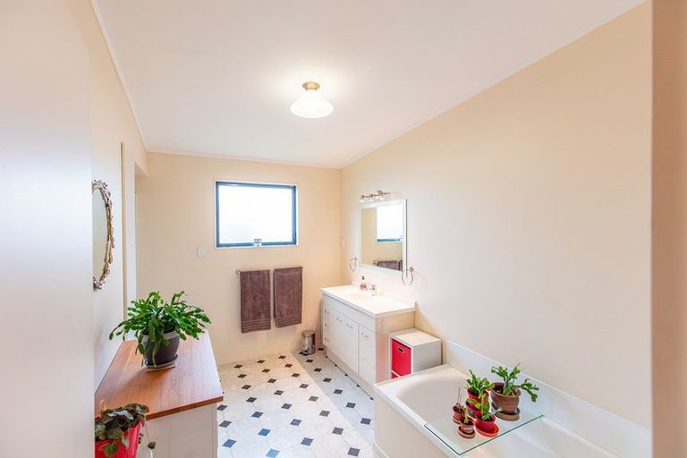 Photo of property in 3 Vincent Drive, Levin, 5510