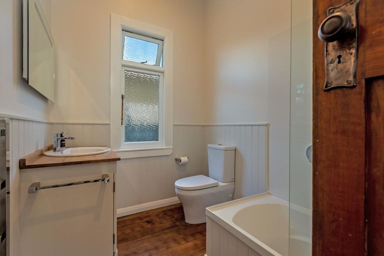 Photo of property in 34 Florence Avenue, Palmerston North, 4414