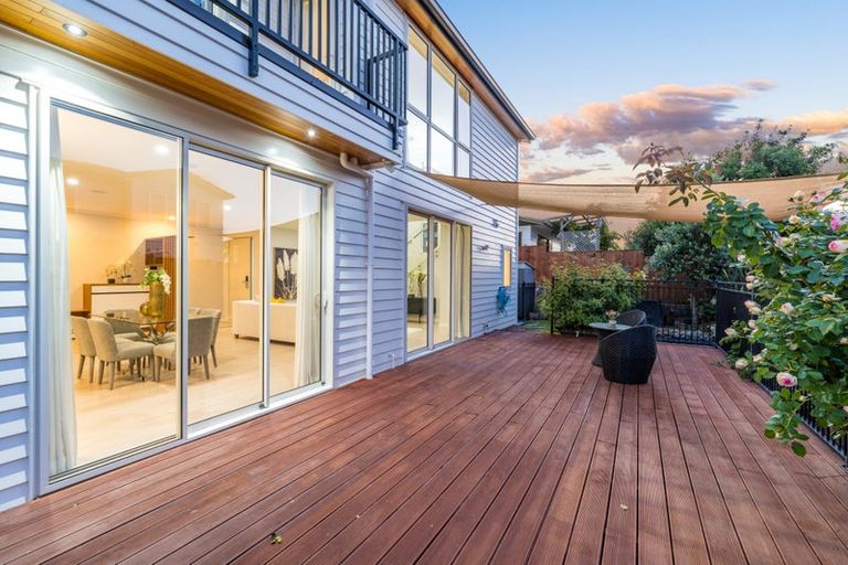 Photo of property in 38a Pokapu Street, Titirangi, Auckland, 0600