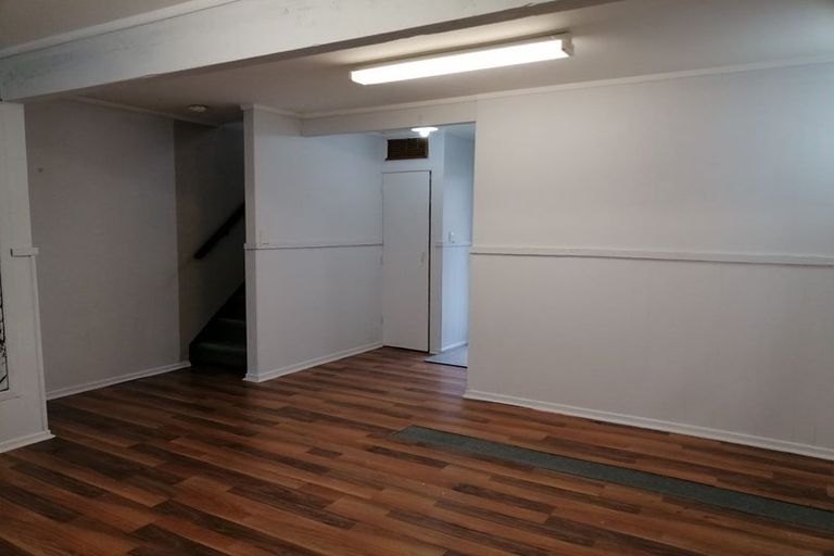 Photo of property in 111 Norana Road, Timberlea, Upper Hutt, 5018