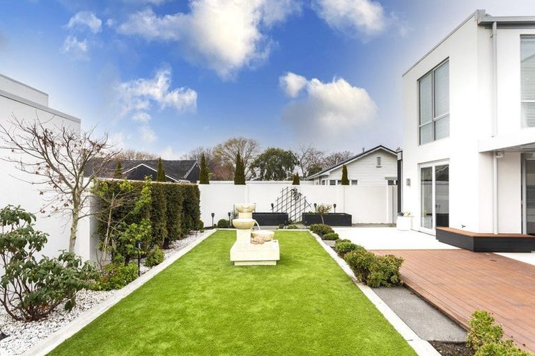 Photo of property in 11 Roa Road, Fendalton, Christchurch, 8041