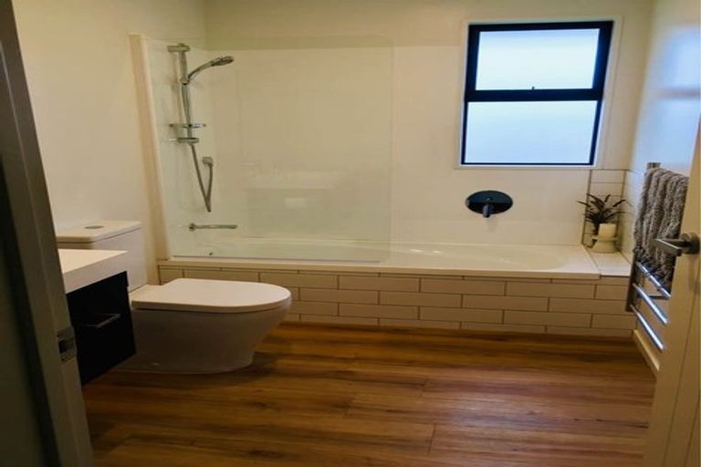 Photo of property in 13 Pennycook Place, Lake Hawea, 9382