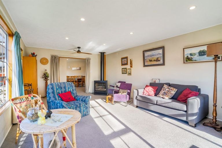 Photo of property in 11 Calder Place, Winton, 9720