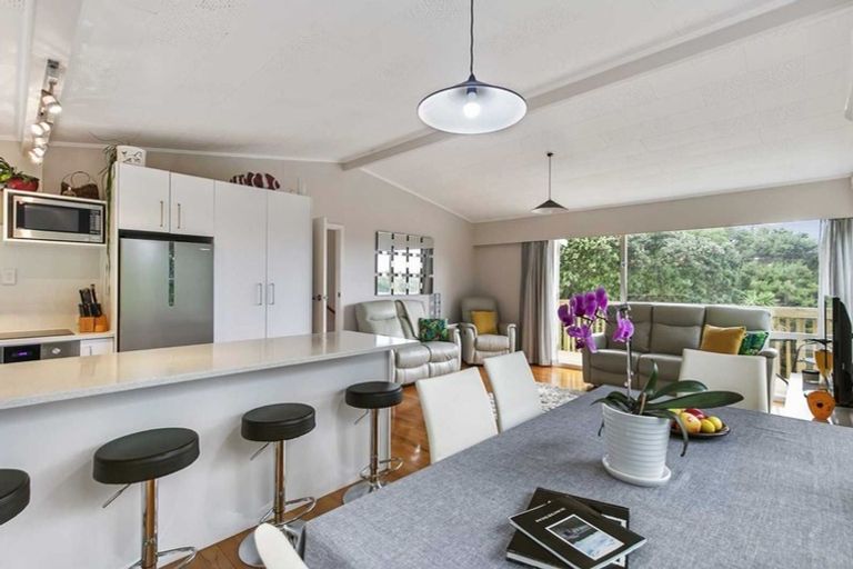 Photo of property in 1/8 Kororo Street, Northcote, Auckland, 0627