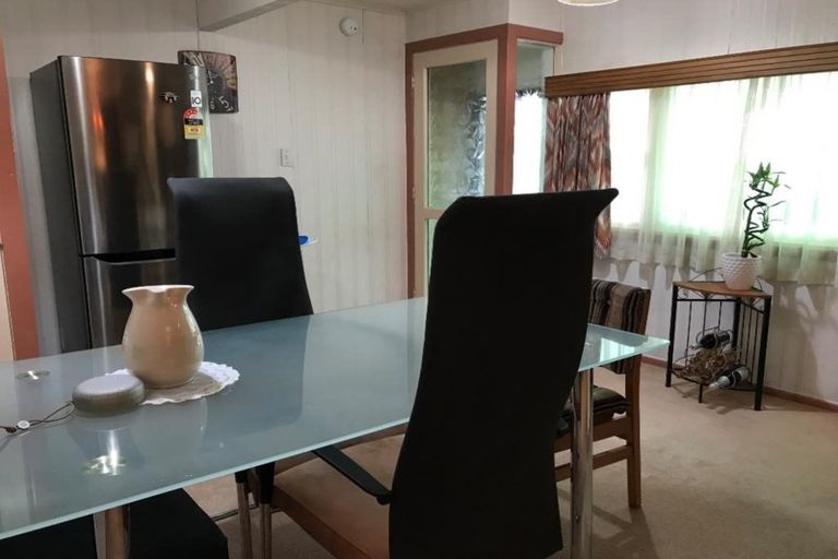 Photo of property in 57 Exmouth Road, Northcote, Auckland, 0627