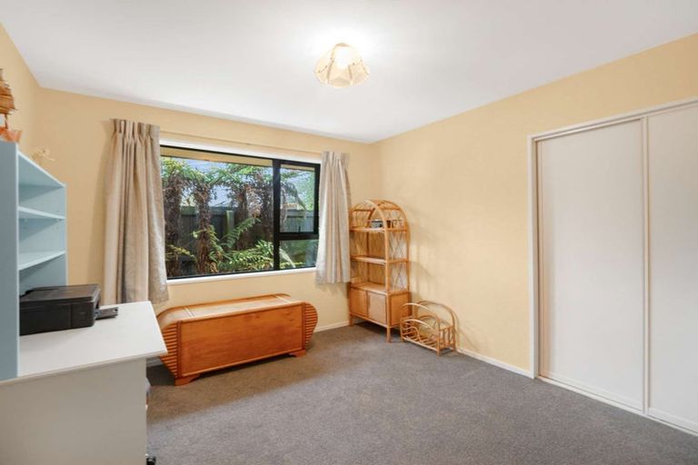 Photo of property in 15 Hemingford Place, Halswell, Christchurch, 8025