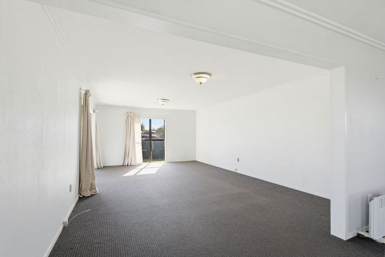 Photo of property in 22 Peter Hall Drive, Kelvin Grove, Palmerston North, 4414