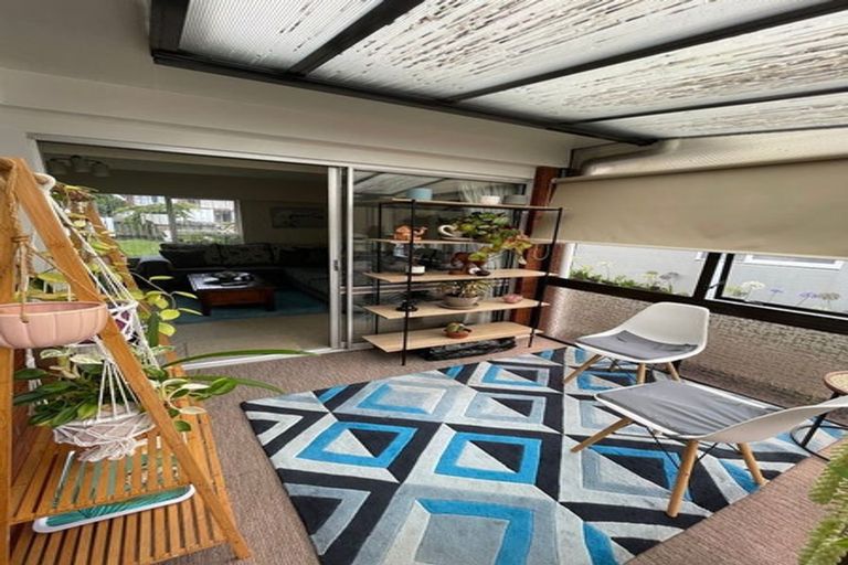 Photo of property in 1/43 Te Atatu Road, Te Atatu South, Auckland, 0610