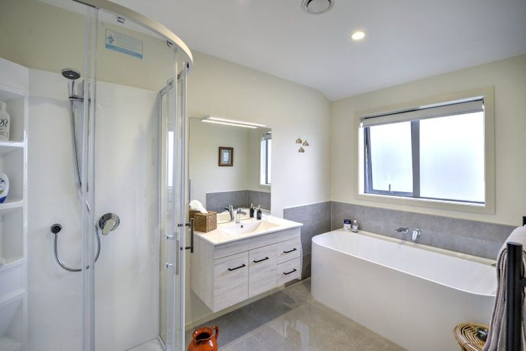 Photo of property in 74 Feist Street, Carterton, 5713