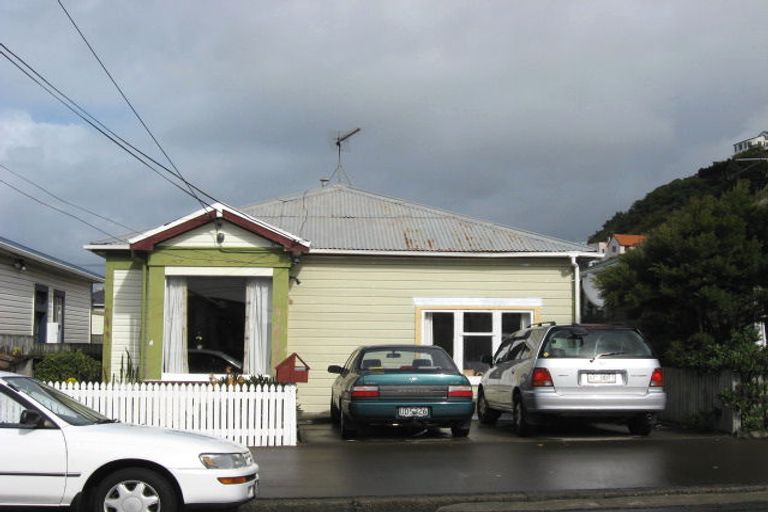 Photo of property in 17 Cruickshank Street, Kilbirnie, Wellington, 6022