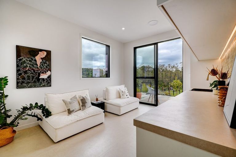 Photo of property in 10 Taha Puke Road, Okura Bush, Silverdale, 0794