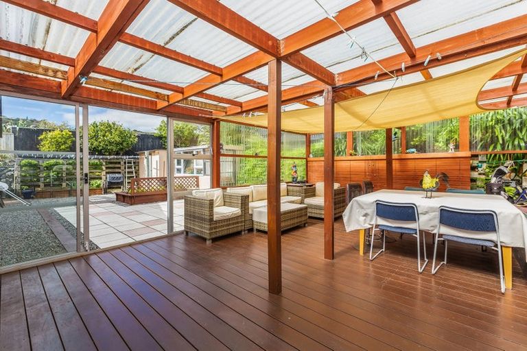 Photo of property in 15 Cassley Crescent, Papakowhai, Porirua, 5024
