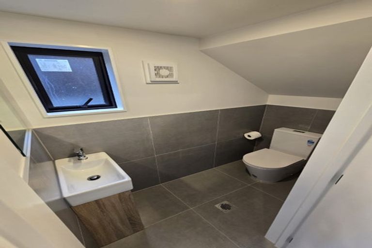 Photo of property in 1/267 Great North Road, Henderson, Auckland, 0612