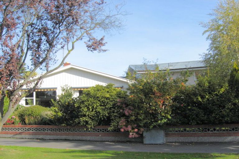 Photo of property in 1 Tuirau Place, Ilam, Christchurch, 8041