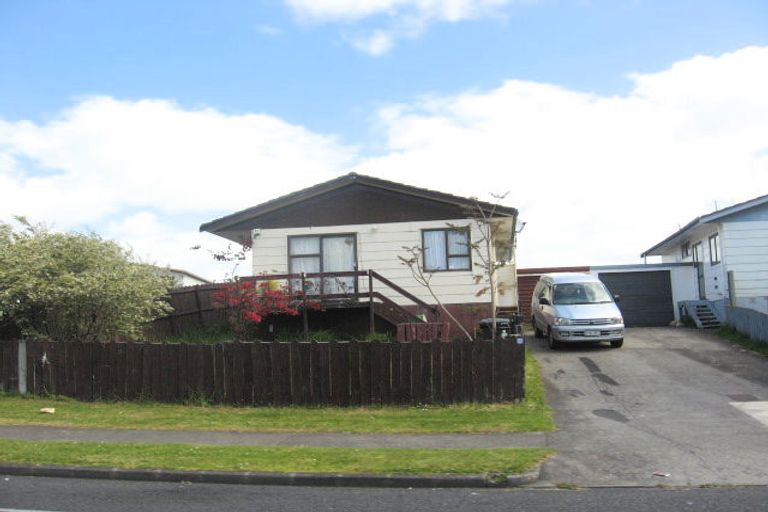 Photo of property in 2/26 Burundi Avenue, Clendon Park, Auckland, 2103