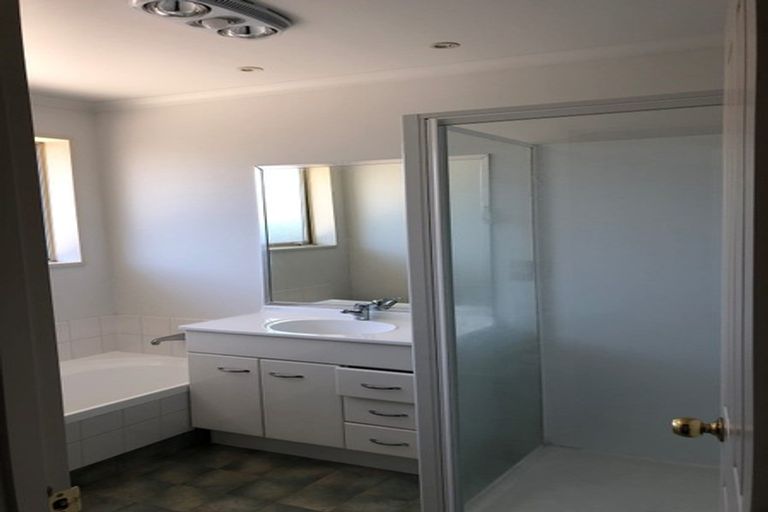 Photo of property in 10 Joe Burns Place, Wigram, Christchurch, 8042