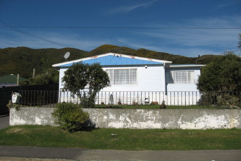Photo of property in 40 Ruthven Road, Wainuiomata, Lower Hutt, 5014