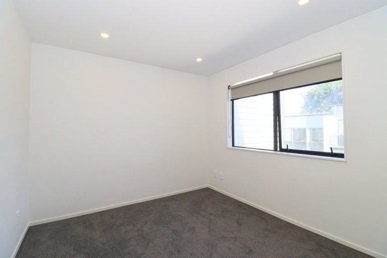 Photo of property in 1 Korokio Lane, Henderson, Auckland, 0612