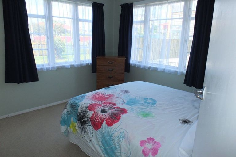 Photo of property in 27 Roore Street, Foxton Beach, Foxton, 4815