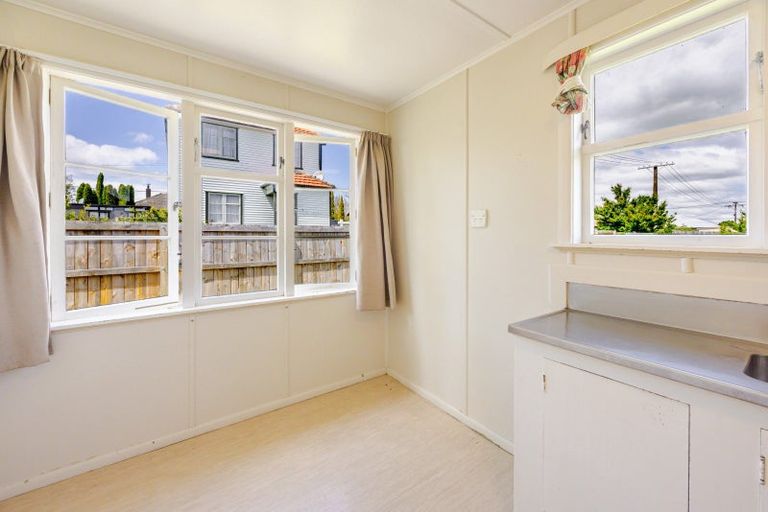Photo of property in 20 Churchill Street, Waipukurau, 4200