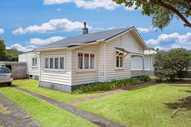 Photo of property in 105 Helvetia Road, Pukekohe, 2120