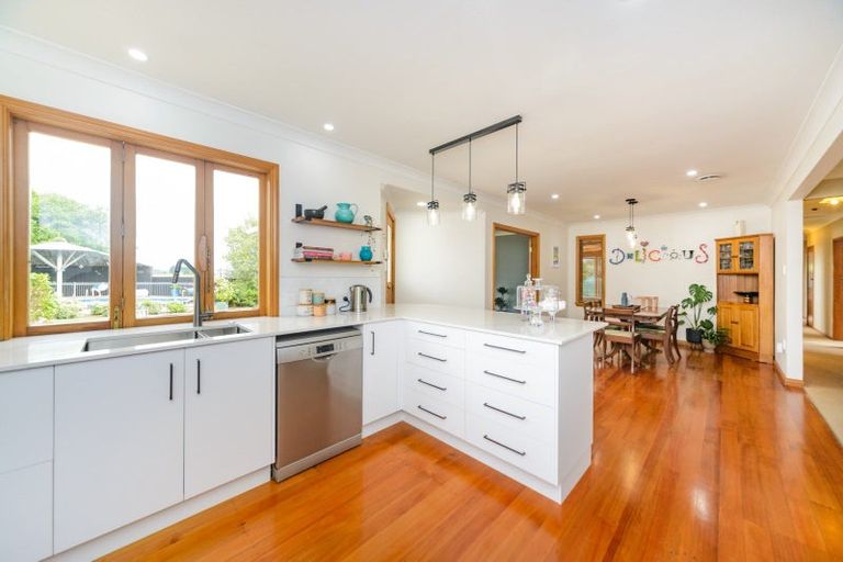 Photo of property in 17 Aranui Road, Kairanga, Palmerston North, 4475