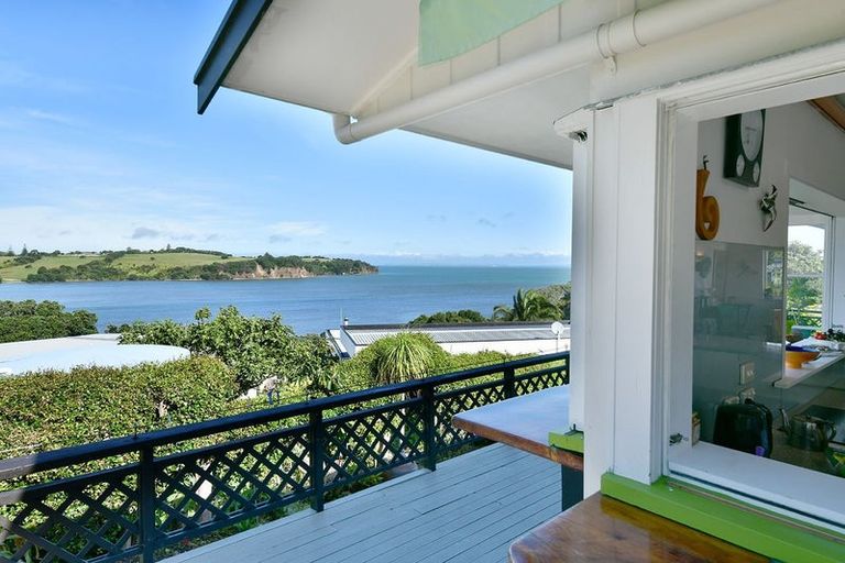 Photo of property in 76a Shakespear Road, Army Bay, Whangaparaoa, 0930