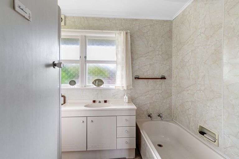 Photo of property in 22 Sutton Crescent, Hillcrest, Hamilton, 3216