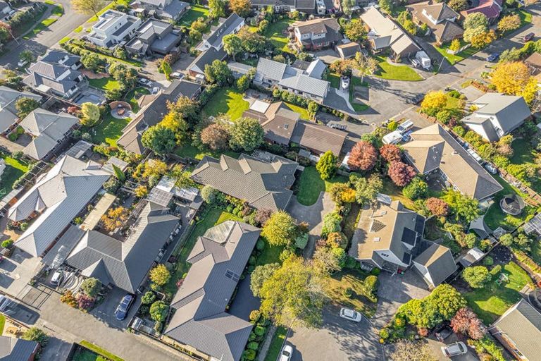 Photo of property in 15 Hemingford Place, Halswell, Christchurch, 8025