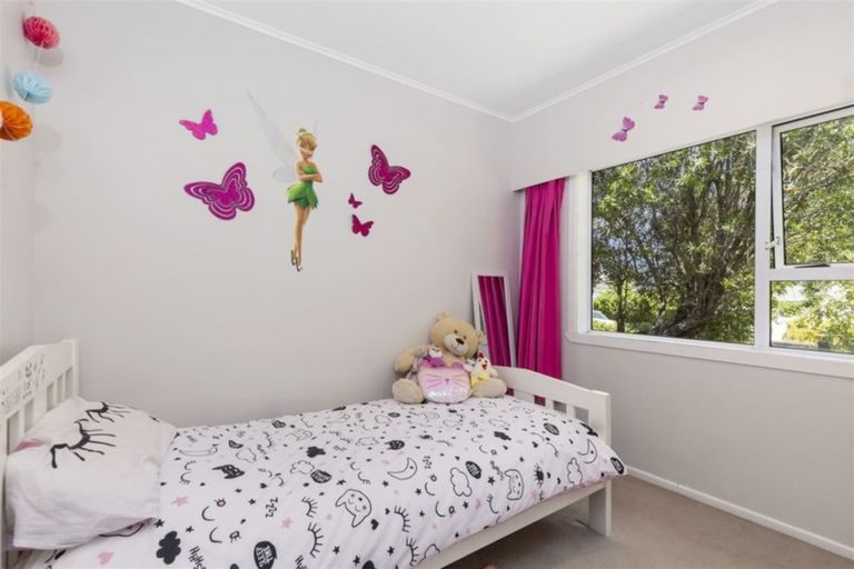 Photo of property in 41 Valley View Road, Glenfield, Auckland, 0629