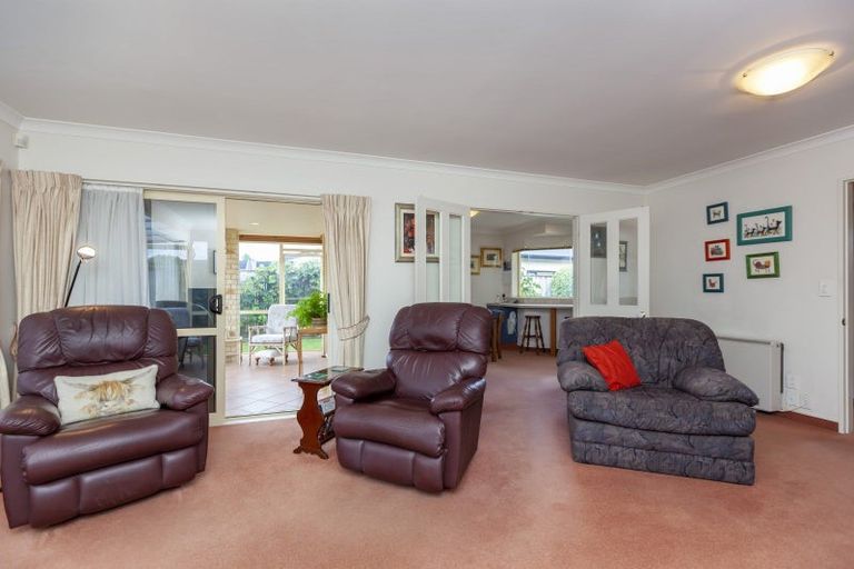 Photo of property in 90 Realm Drive, Paraparaumu, 5032