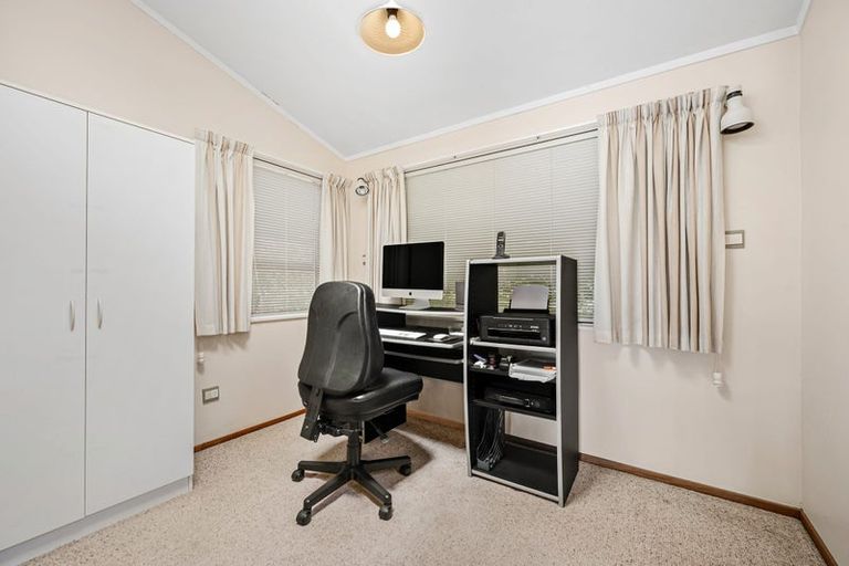 Photo of property in 16 Bushland Grove, Paparangi, Wellington, 6037