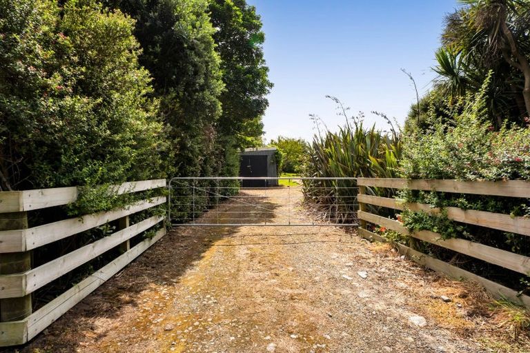 Photo of property in 2952 Eltham Road, Opunake, 4682