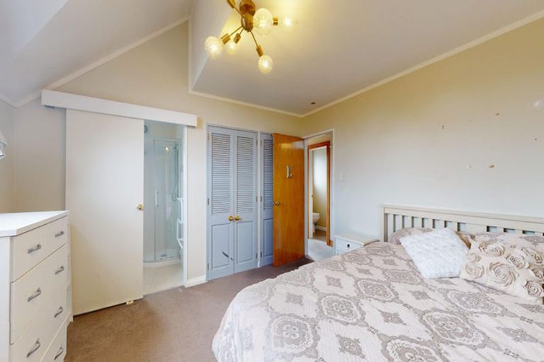 Photo of property in 51 David Crescent, Karori, Wellington, 6012