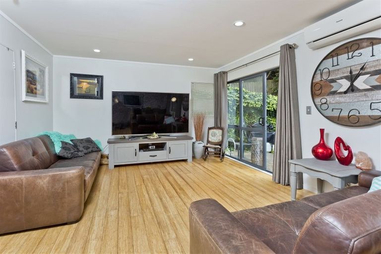 Photo of property in 79h Rangatira Road, Beach Haven, Auckland, 0626