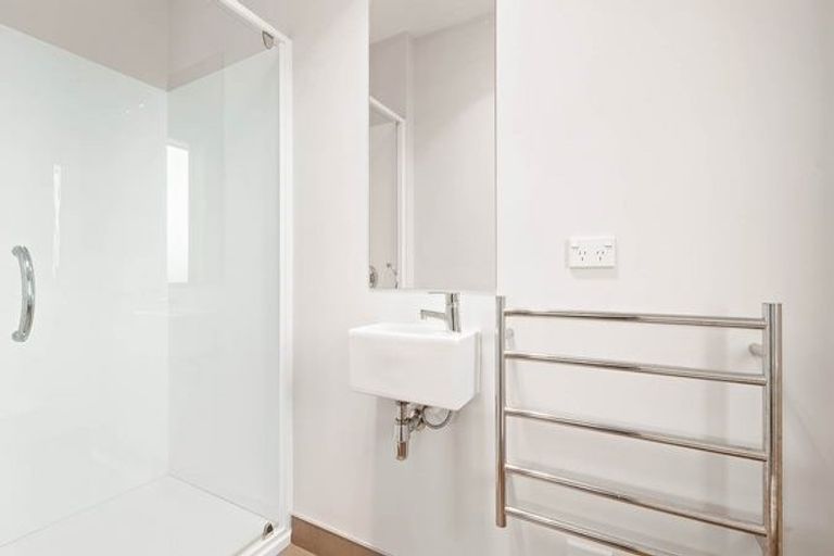 Photo of property in 18 Brownlee Place, Pukekohe, 2120