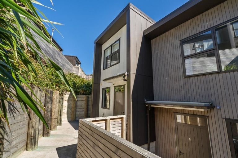 Photo of property in 10 Rua Kai Way, Brooklyn, Wellington, 6021