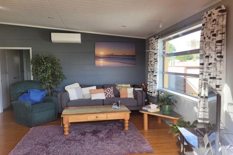 Photo of property in 461-465 Carrington Street, Upper Vogeltown, New Plymouth, 4310