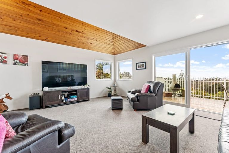 Photo of property in 432 Whangaparaoa Road, Stanmore Bay, Whangaparaoa, 0932